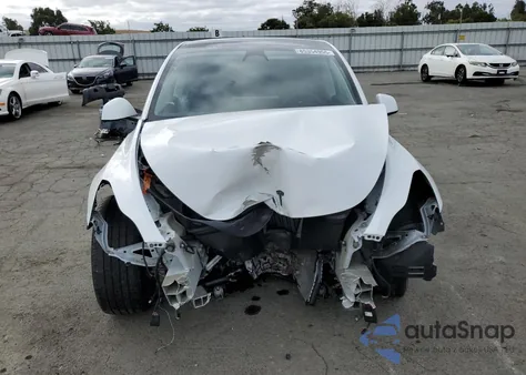 2022 Tesla Model Y z USA, uszkodzony, nr VIN 7SAYGAEEXNF524261